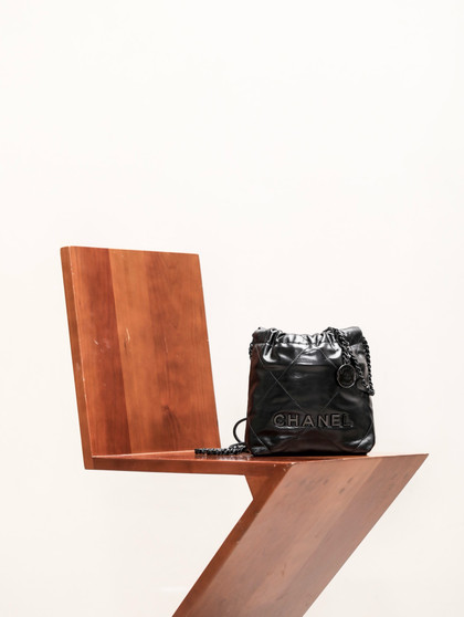  CHANEL 22 MINI HANDBAG ALL BLACK LOGO BLACK SS2024