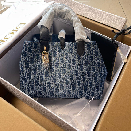 Christian Dior Medium Dior Toujours Bag  Blue Denim Dior Oblique Jacquard Christian Dior Medium Dior Toujours Bag  Blue Denim Dior Oblique Jacquard