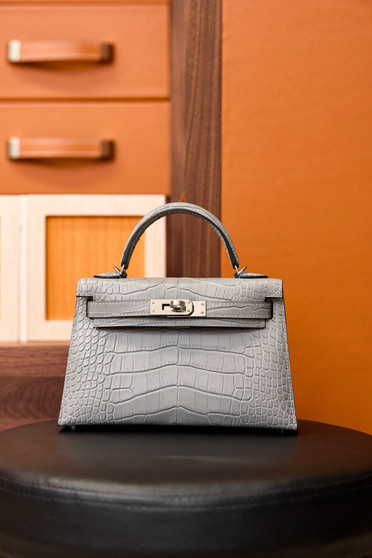 Hermès Kelly 20 Mini II Pearl Gray Matte Alligator Palladium Hardware  Hermès Kelly 20 Mini II Pearl Gray Matte Alligator Palladium Hardware