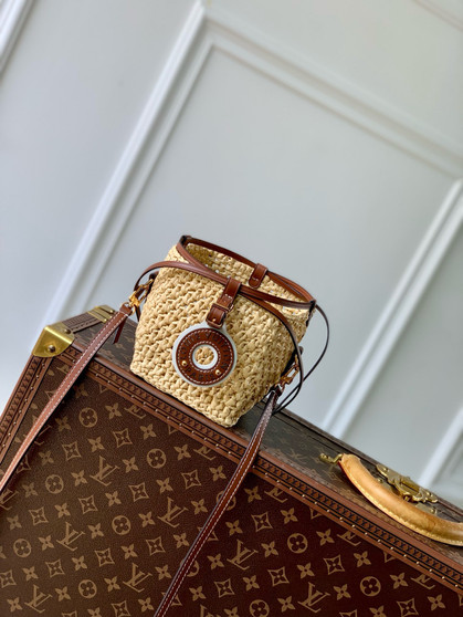 Louis Vuitton M24722 Noé BB