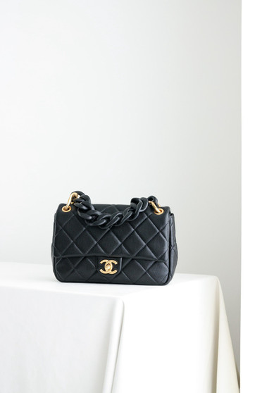 Chanel Single Flap LeatherChunky Chain Small in black with gold hardware