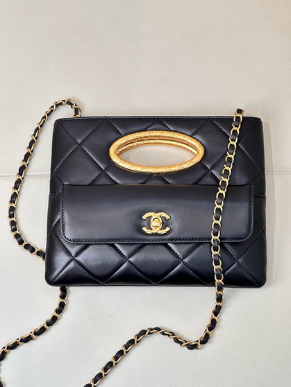 Chanel FALL-WINTER 2024/25 PRE-COLLECTION   CLUTCH 