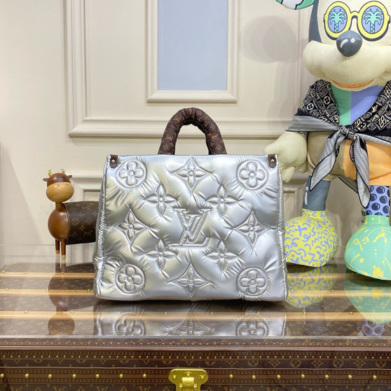 LOUIS VUITTON Cabas “Onthego Pillow” MM Silver