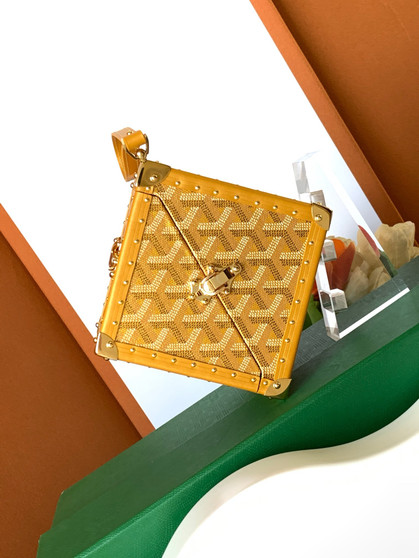 Goyard Dé Trunk Bag Metallic Gold Goyardine Gold Hardware Goyard Dé Trunk Bag Metallic Gold Goyardine Gold Hardware
