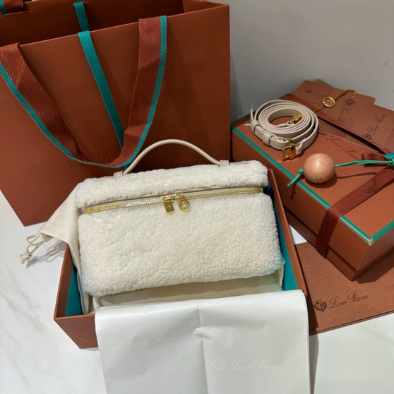 Loro Piana Extra Pocket L19  Ram Leather  White Loro Piana Extra Pocket L19  Ram Leather  White