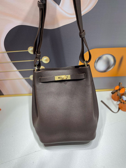 Hermès  So Kelly 22 Shoulder Bag  Chocolate  Hermès  So Kelly 22 Shoulder Bag  Chocolate