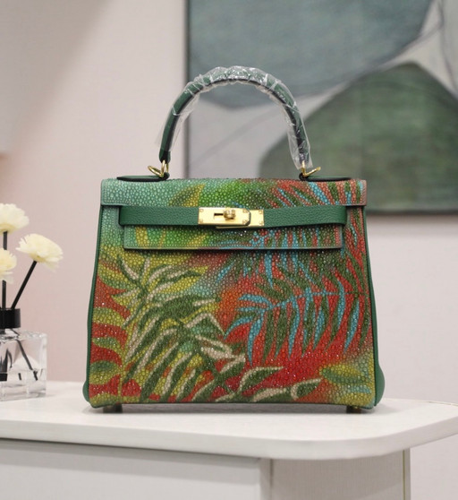 CUSTOM TROPICAL SWAROVSKI CRYSTAL HERMÈS KELLY RETOURNE 28 VERT VERTIGO CLEMENCE GOLD HARDWARE CUSTOM TROPICAL SWAROVSKI CRYSTAL HERMÈS KELLY RETOURNE 28 VERT VERTIGO CLEMENCE GOLD HARDWARE