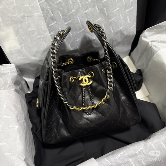 CHANEL 25 Small Handbag   Shiny Crumpled Calfskin, Gold-Tone & Ruthenium-Finish Metal  Black