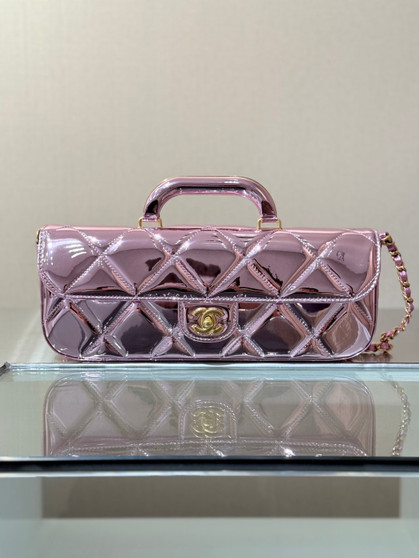 Chanel Fall-Winter 2025/26   Large Flap Bag With Top Handle   Metallic Mirror Calfskin & Gold-Tone Metal Pink