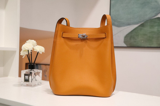 Hermès So Kelly Mini 18:  Orange Swift Leather