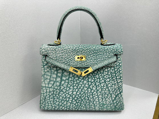 Rare Hermès Kelly Dalmatian 25cm Buffalo Leather Bag in Green