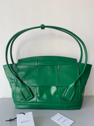 Bottega Veneta Arco 48 - Parakeet Green