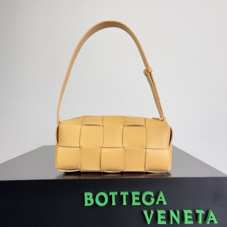 Bottega Veneta Brick Cassette - Honey Yellow