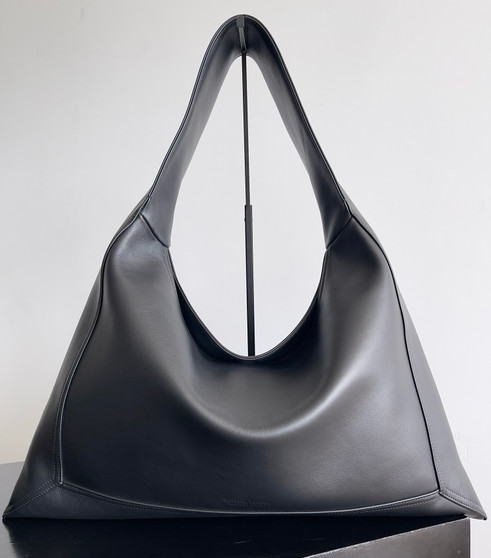 Bottega Veneta Jodie Intrecciato Leather Hobo Bag - Black