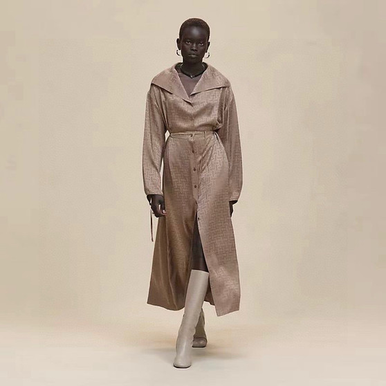 Hermès Early Autumn 2026 H-Jacquard Large Collar Trench Dress – Taupe