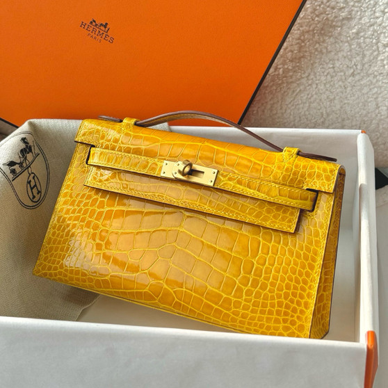 Hermès Kelly Pochette Shiny Alligator Lisse (Jaune de Naples / Lime GHW)