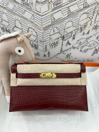 Hermès Kelly Pochette Matte Alligator Mississippiensis (Rouge H)