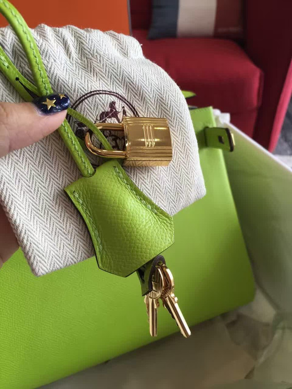 Hermes Vert Anis Green Kelly 28 cm Togo Gold Hardware