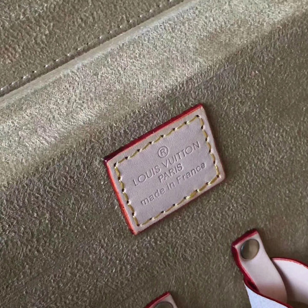 Louis Vuitton CASE WITH MIRROR M21822