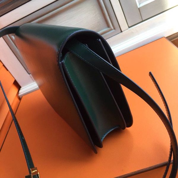 Celine MEDIUM CLASSIC BAG IN BOX CALFSKIN AMAZON
