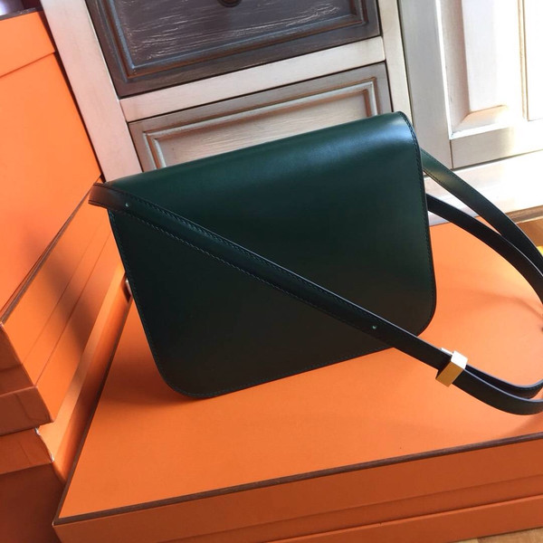 Celine MEDIUM CLASSIC BAG IN BOX CALFSKIN AMAZON