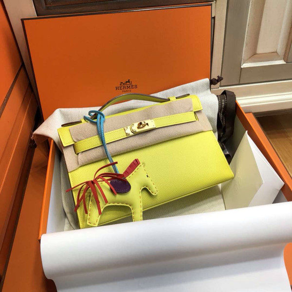 Hermès 9R Lime  Mini Kelly Pochette Epsom leather Gold hardware
