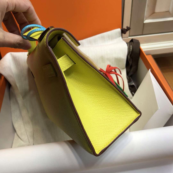 Hermès 9R Lime  Mini Kelly Pochette Epsom leather Gold hardware
