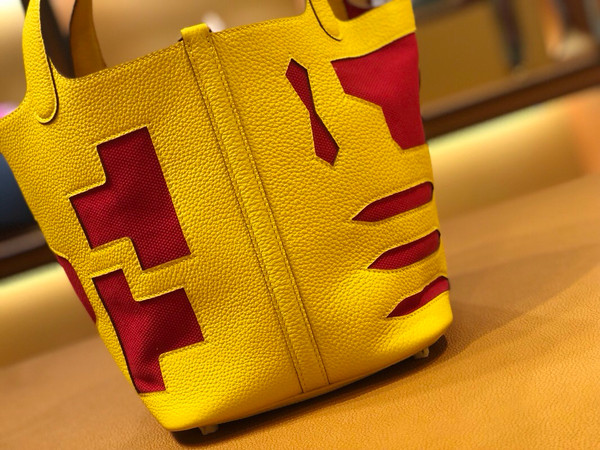 Hermes Petit H Limited Edition 9V Jaune Jaune d'or/9T Picotin Lock 22 Togo Leather Bag