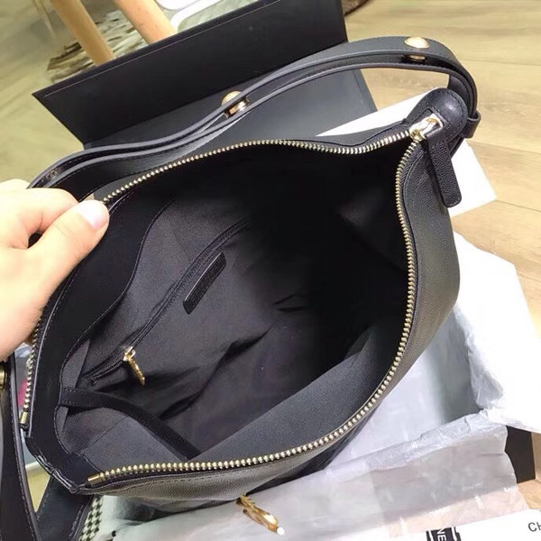 Chanel Hobo Handbag A57966