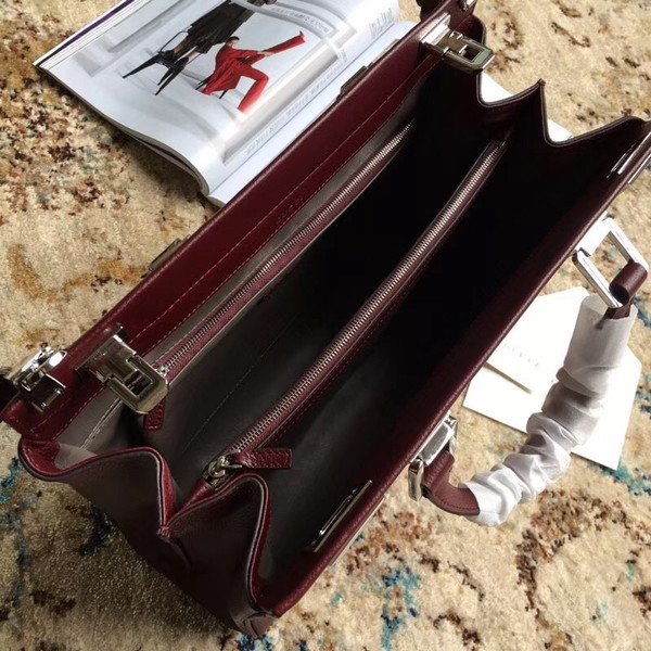 Gucci Zumi grainy leather medium top handle bag Burgundy