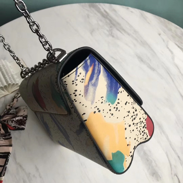 Louis Vuitton M53857 TWIST MM