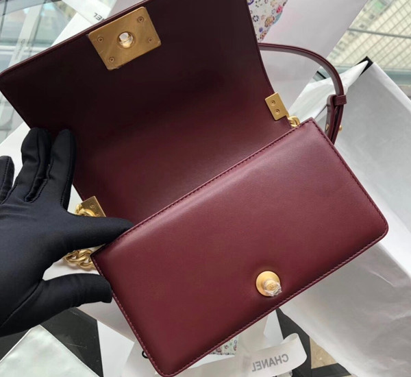 Chanel Small BOY CHANEL Handbag Bordeaux with gold-tone hardware