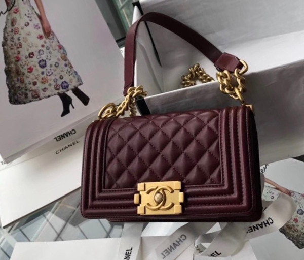 Chanel Small BOY CHANEL Handbag Bordeaux with gold-tone hardware