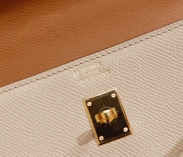 Hermes  S2 Trench /GoldKelly 25 cm Epsom Gold Hardware