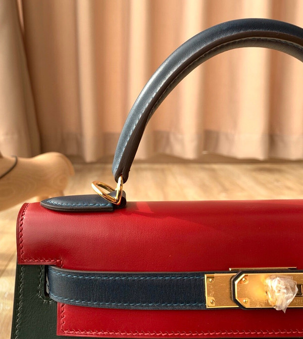 Hermes Special Order Bi-Colours Vert Anglais/ Rouge Casaque  Kelly 28 cm Box Claf Gold Hardware