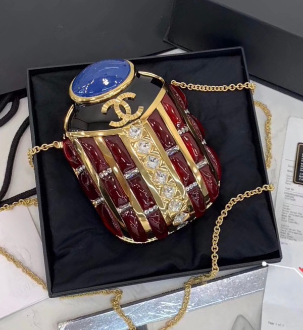 Chanel Limited Edition  Scarab minaudière Métiers d’Art 2019