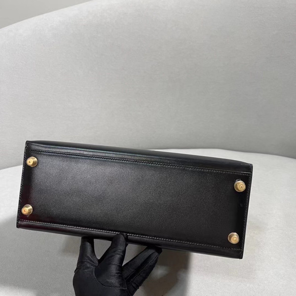 Hermès Black Kelly 28 Box Leather Gold Hardware