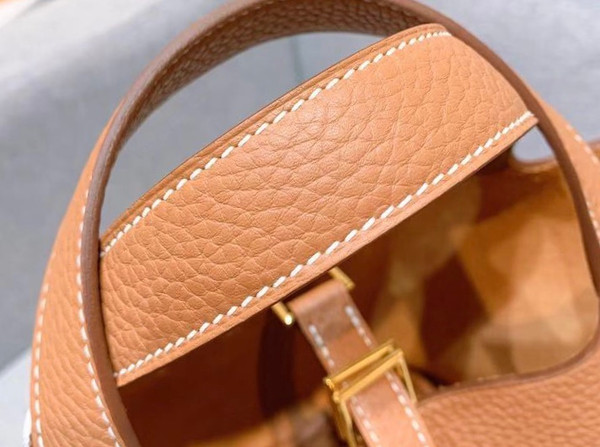 HERMES Taurillon Clemence Picotin Lock 22 CM Gold Hardware