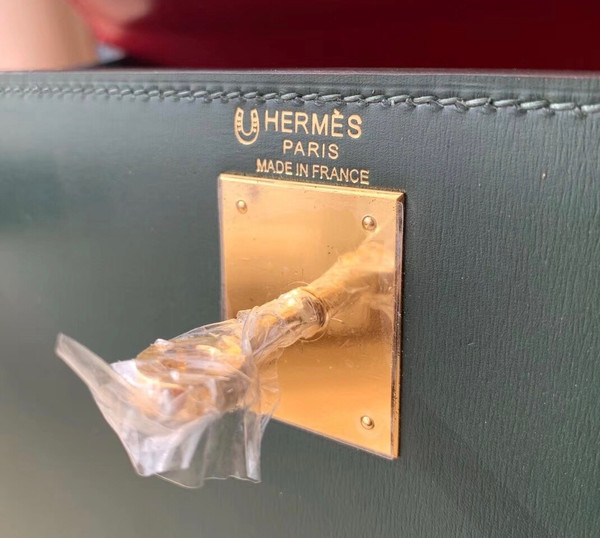 Hermes Special Order Tri-Color Vert Cypres/Bleu saphir /Bordeaux Box Calf Kelly Bag 28 cm  Gold Hardware