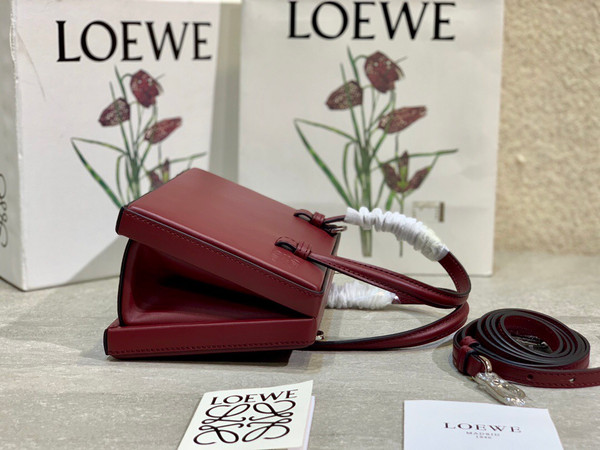 Loewe Postal Bag Wine