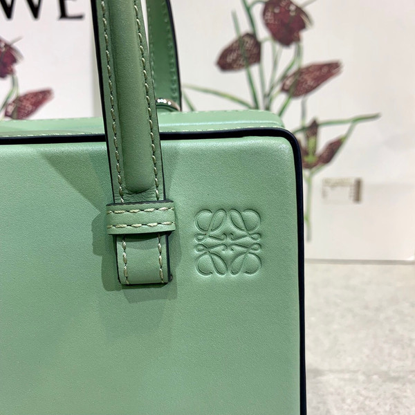Loewe Postal Bag Wine