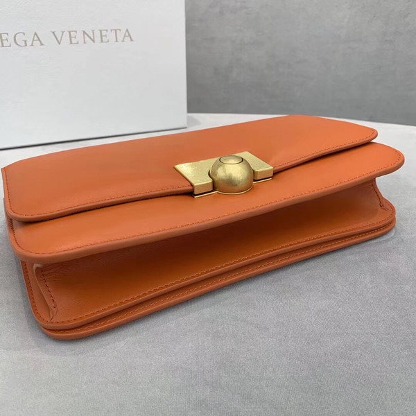 Bottega Veneta BV CLASSIC BAG IN FRENCH CALFSKIN Burned Orange