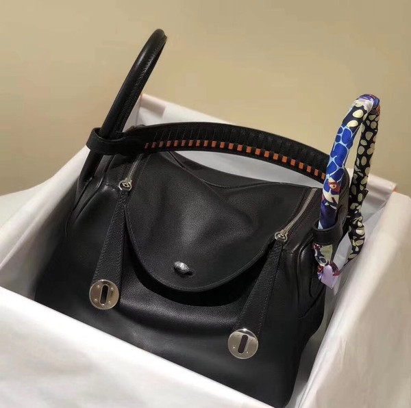 HERMES Swift Epsom Lindy 26 Tressage De Cuir Bleu Indigo Noir Terre Battue