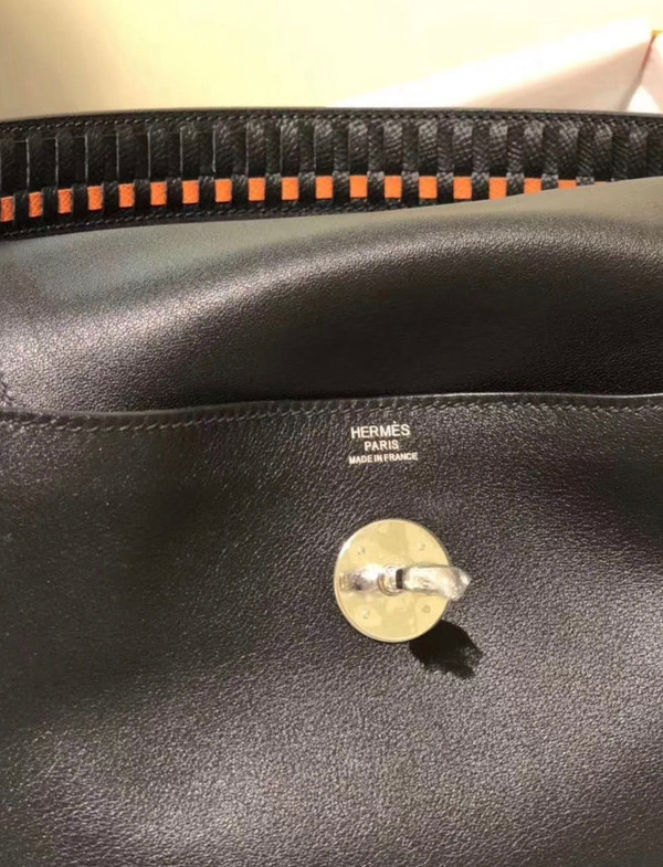 HERMES Swift Epsom Lindy 26 Tressage De Cuir Bleu Indigo Noir Terre Battue