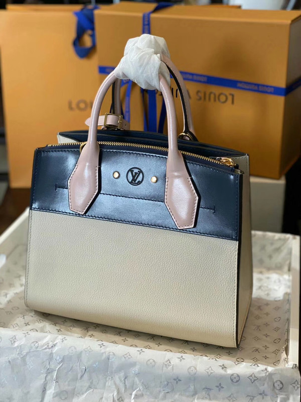 Louis Vuitton M53321 City Steamer PM Beige