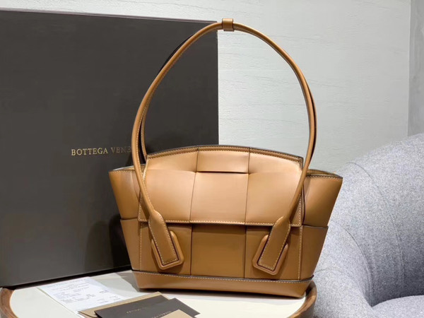 Bottega Veneta ARCO 33 BAG IN FRENCH CALFSKIN Wood