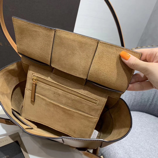 Bottega Veneta ARCO 33 BAG IN FRENCH CALFSKIN Wood