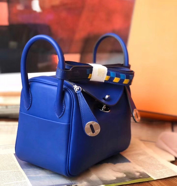Hermes Rare  Mini Lindy 20cm Bag Blue Hydra Swift Leather Palladium Hardware with rare Tressage Strap