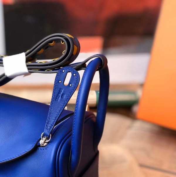 Hermes Rare  Mini Lindy 20cm Bag Blue Hydra Swift Leather Palladium Hardware with rare Tressage Strap