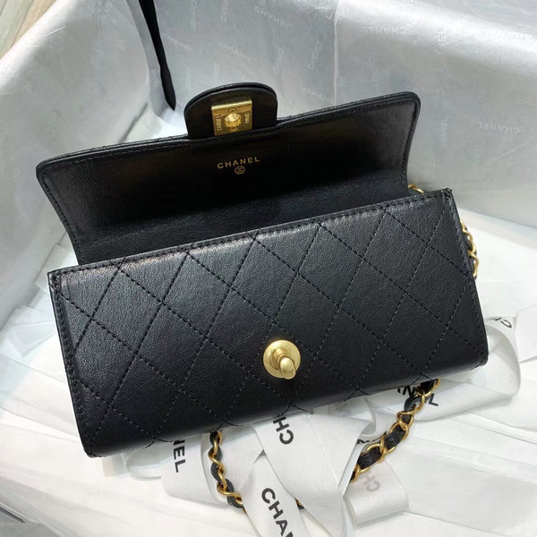 Chanel Clutch with Chain AP1001